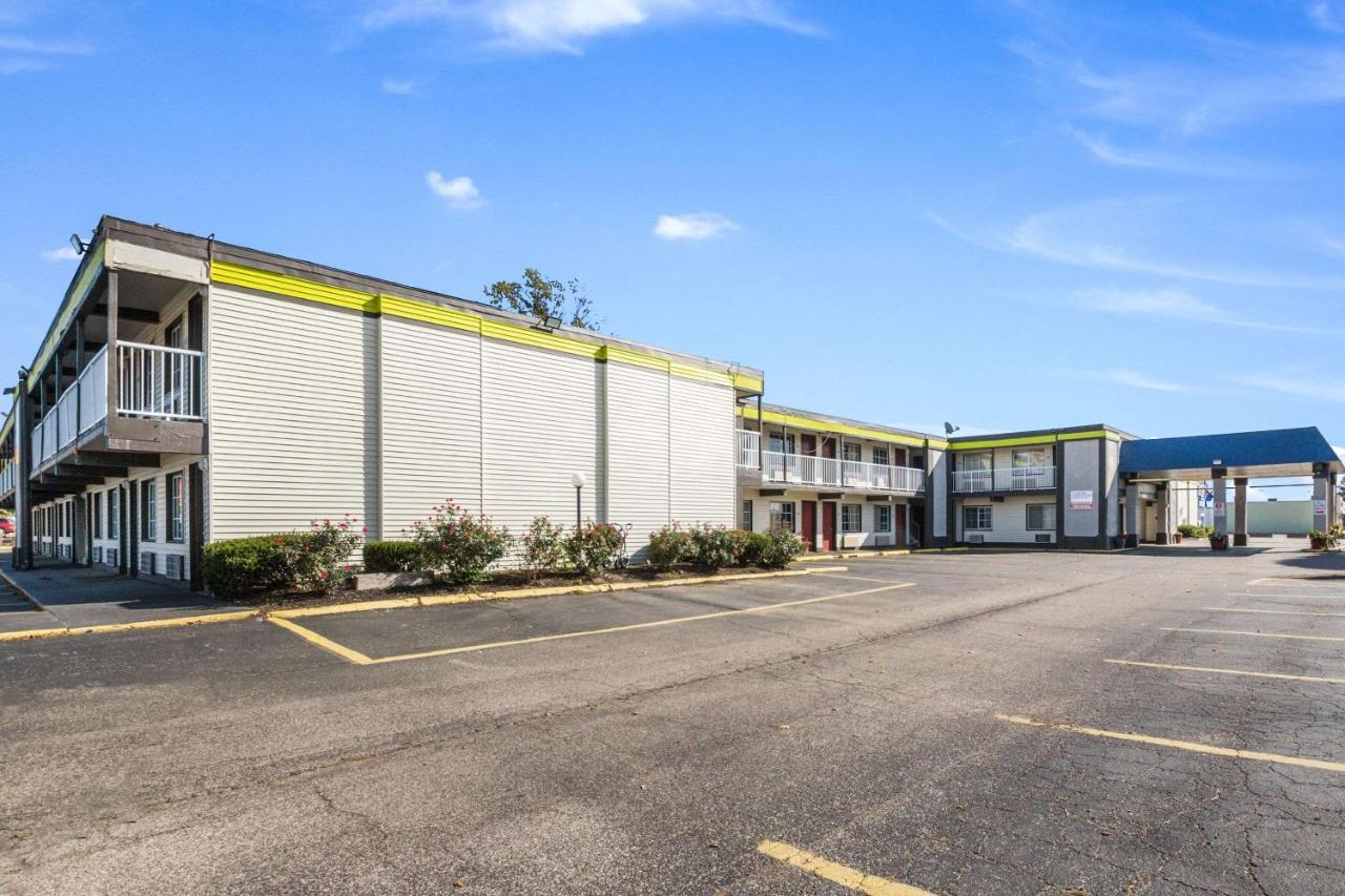 Econo Lodge Inn&Suites Terre Haute Esterno foto