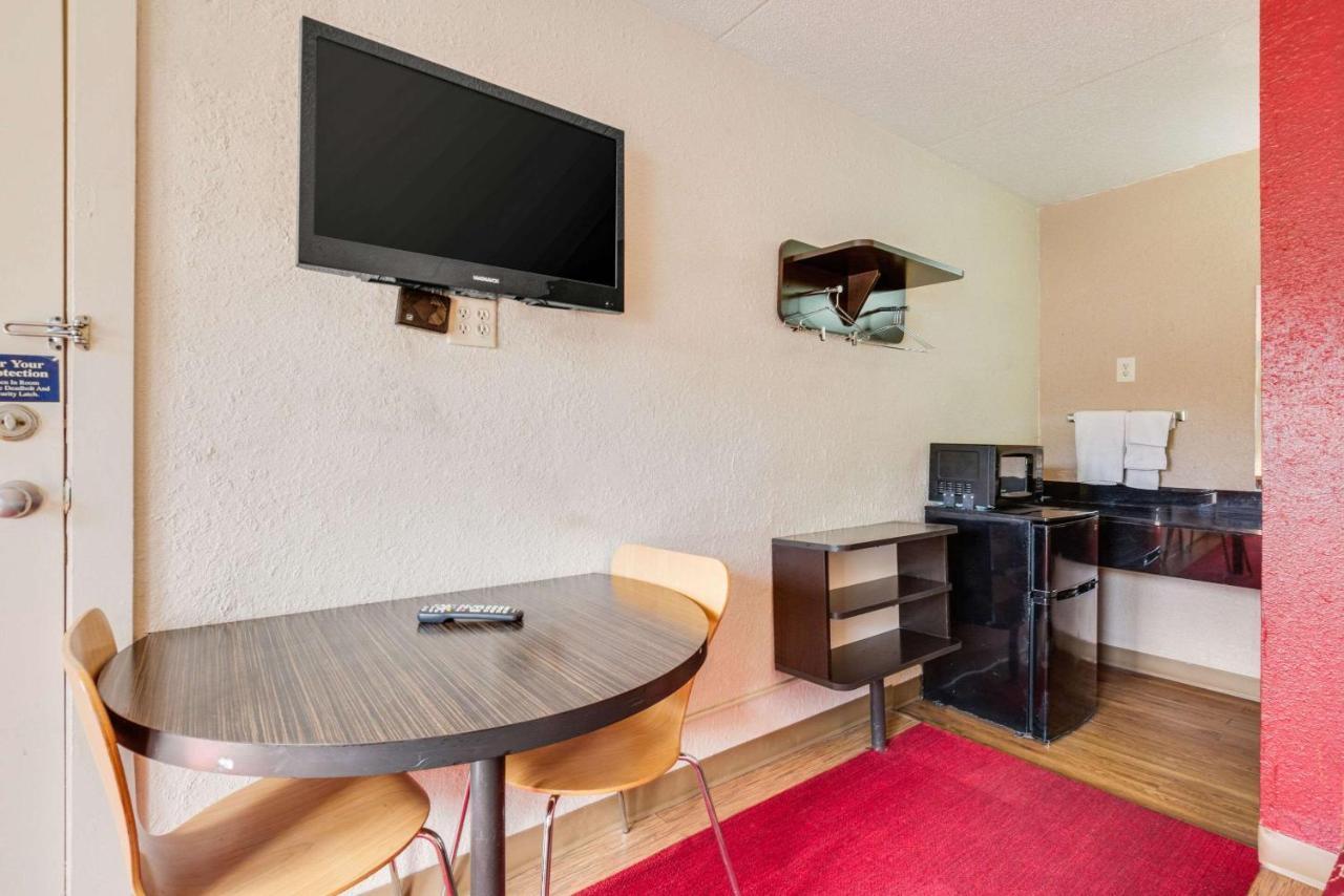 Econo Lodge Inn&Suites Terre Haute Esterno foto