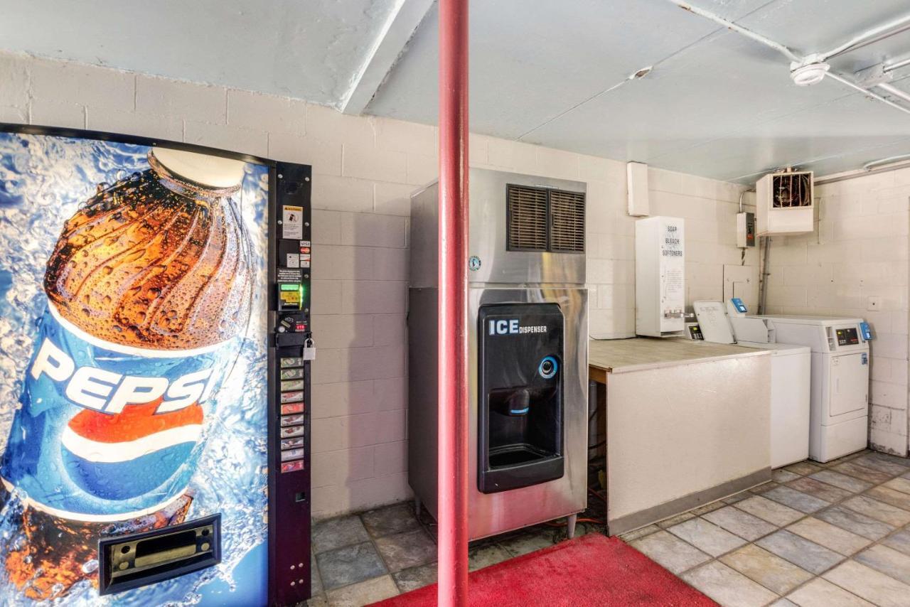 Econo Lodge Inn&Suites Terre Haute Esterno foto